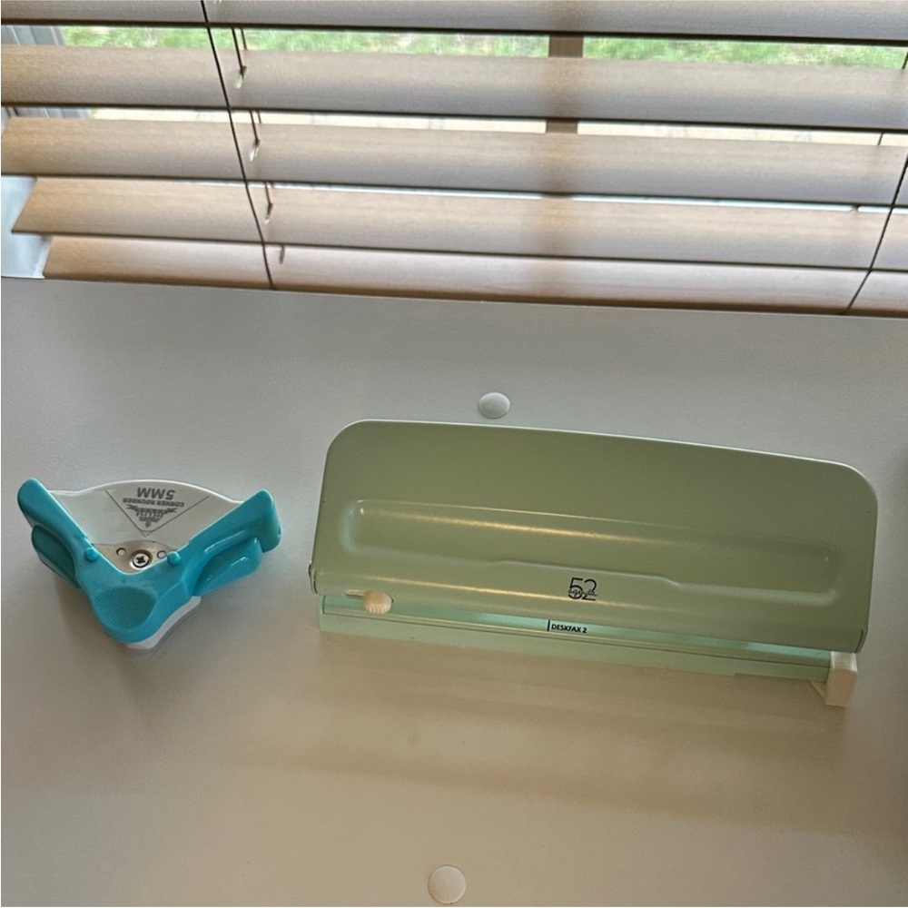 Green 3-Hole Paper Punch & Turquoise Corner Rounder Set